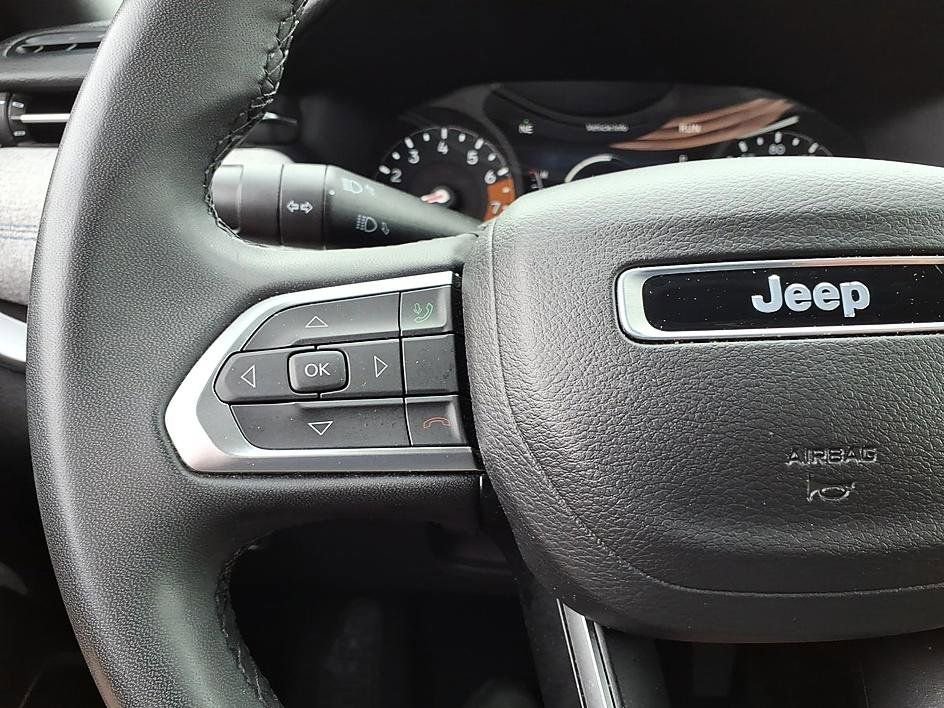 Used 2024 Jeep Compass Latitude AWD/4WD image 26