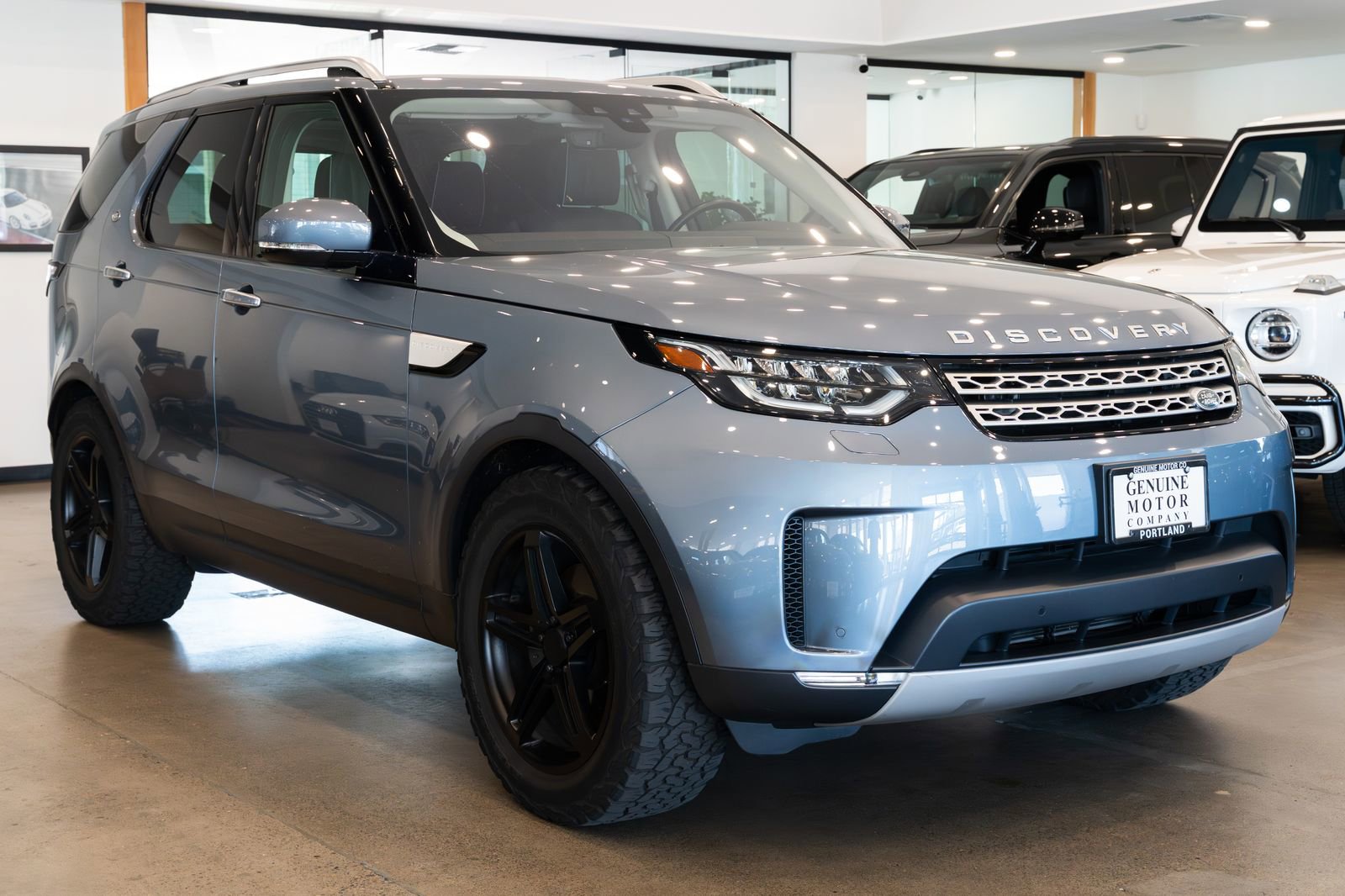 Used 2018 Land Rover Discovery HSE Luxury AWD/4WD image 3