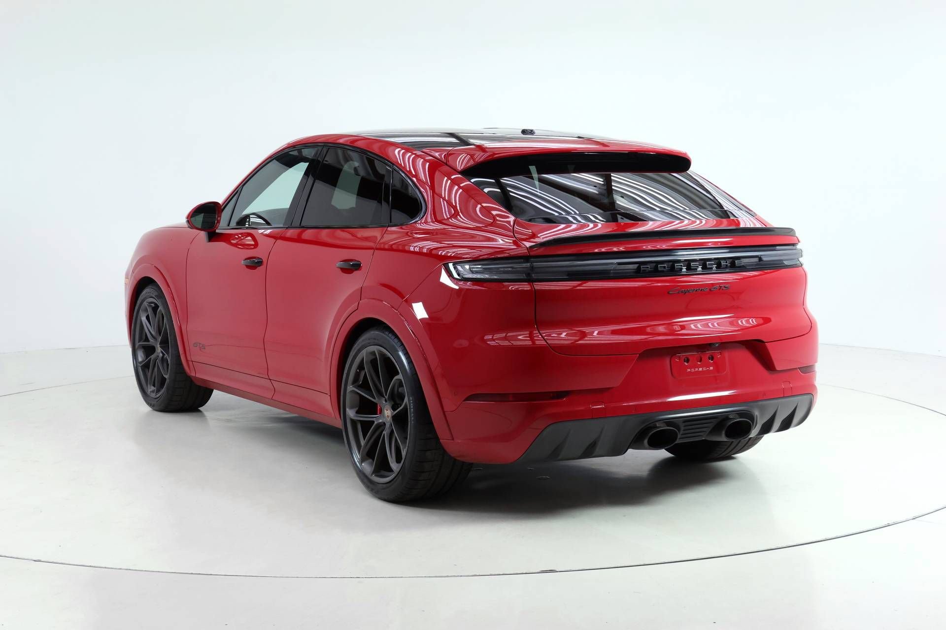 Certified 2025 Porsche Cayenne GTS AWD/4WD image 3