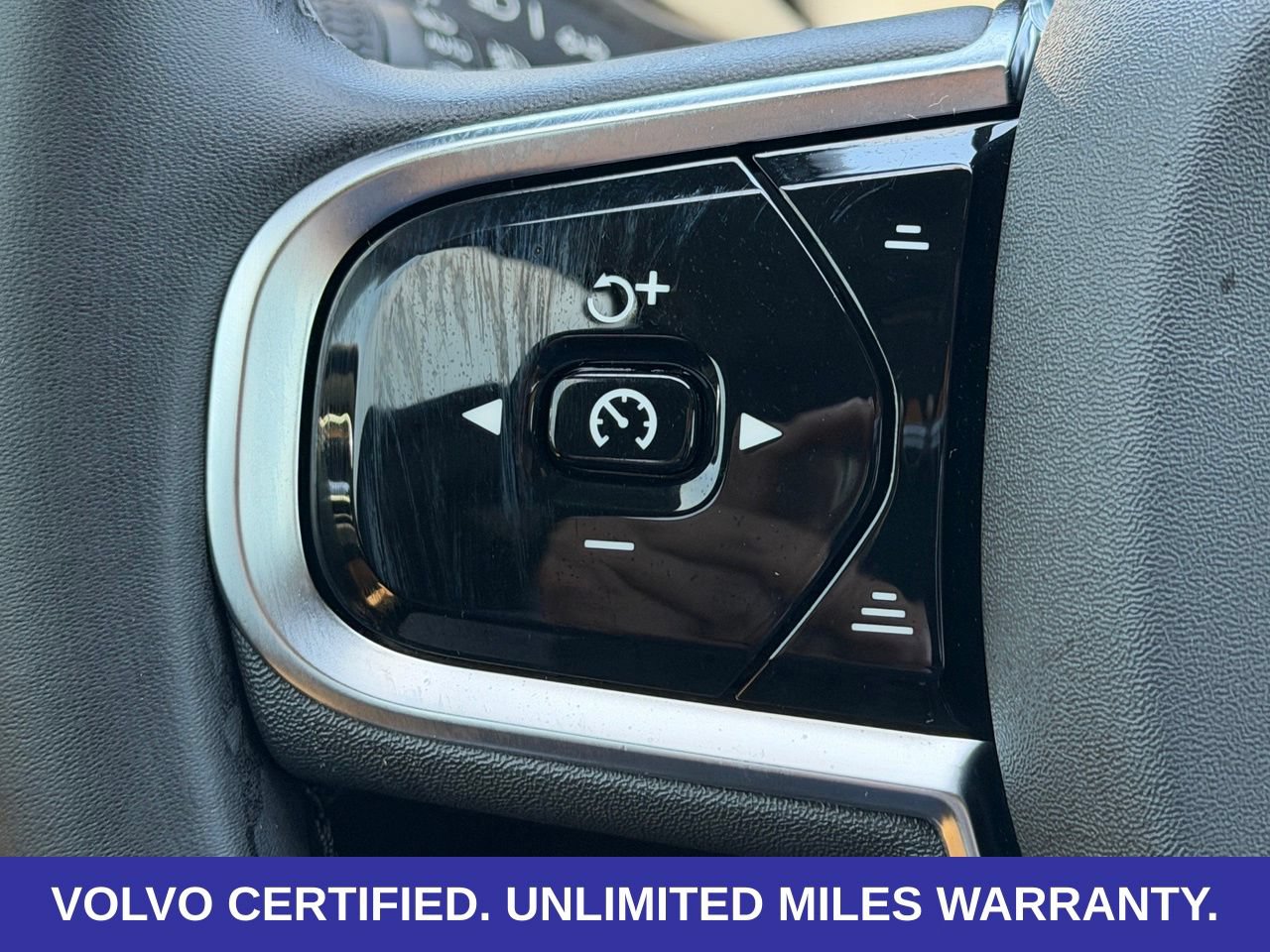 Certified 2025 Volvo XC60 B5 Ultra w/ Protection Package Premier AWD/4WD image 17