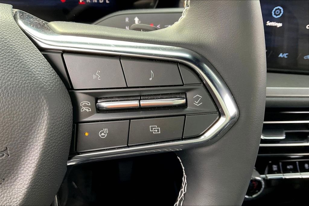 Certified 2026 Chevrolet Traverse LT w/ Driver Confidence Package image 15