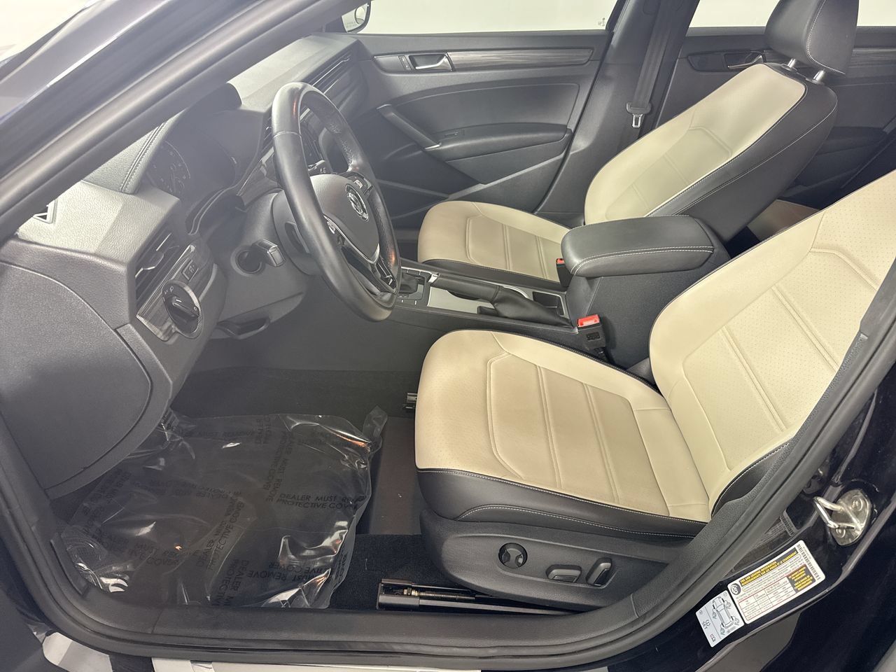Used 2021 Volkswagen Passat 2.0T R-Line FWD image 9