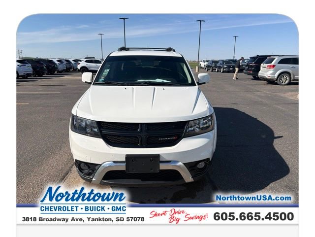 Used 2017 Dodge Journey Crossroad FWD image 3