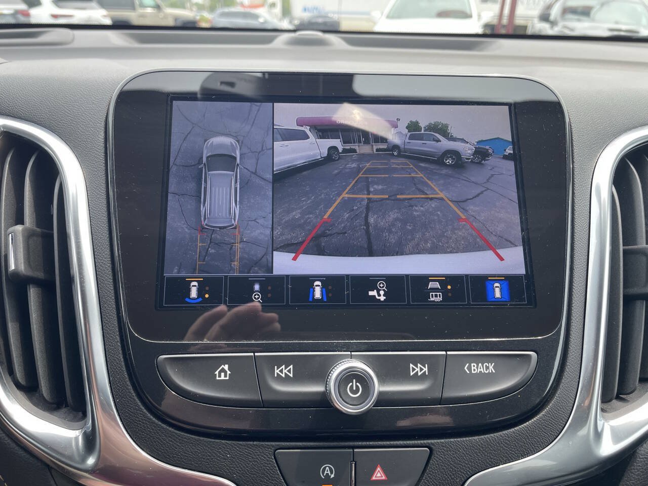 Used 2024 Chevrolet Equinox Premier AWD/4WD image 22