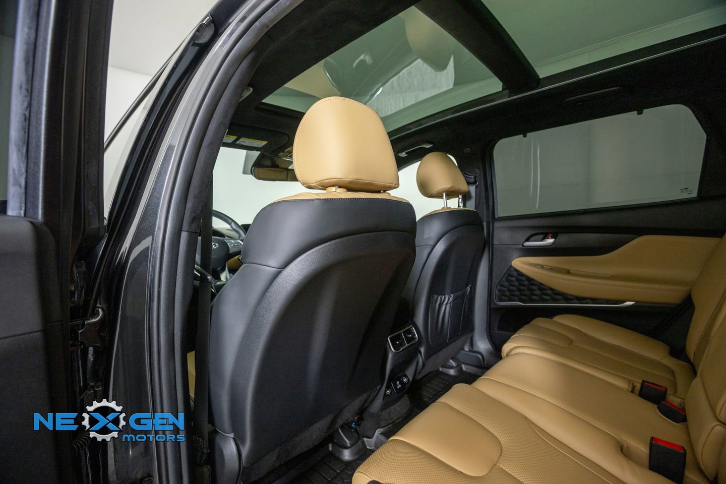 Used 2023 Hyundai Santa Fe Calligraphy AWD/4WD image 25