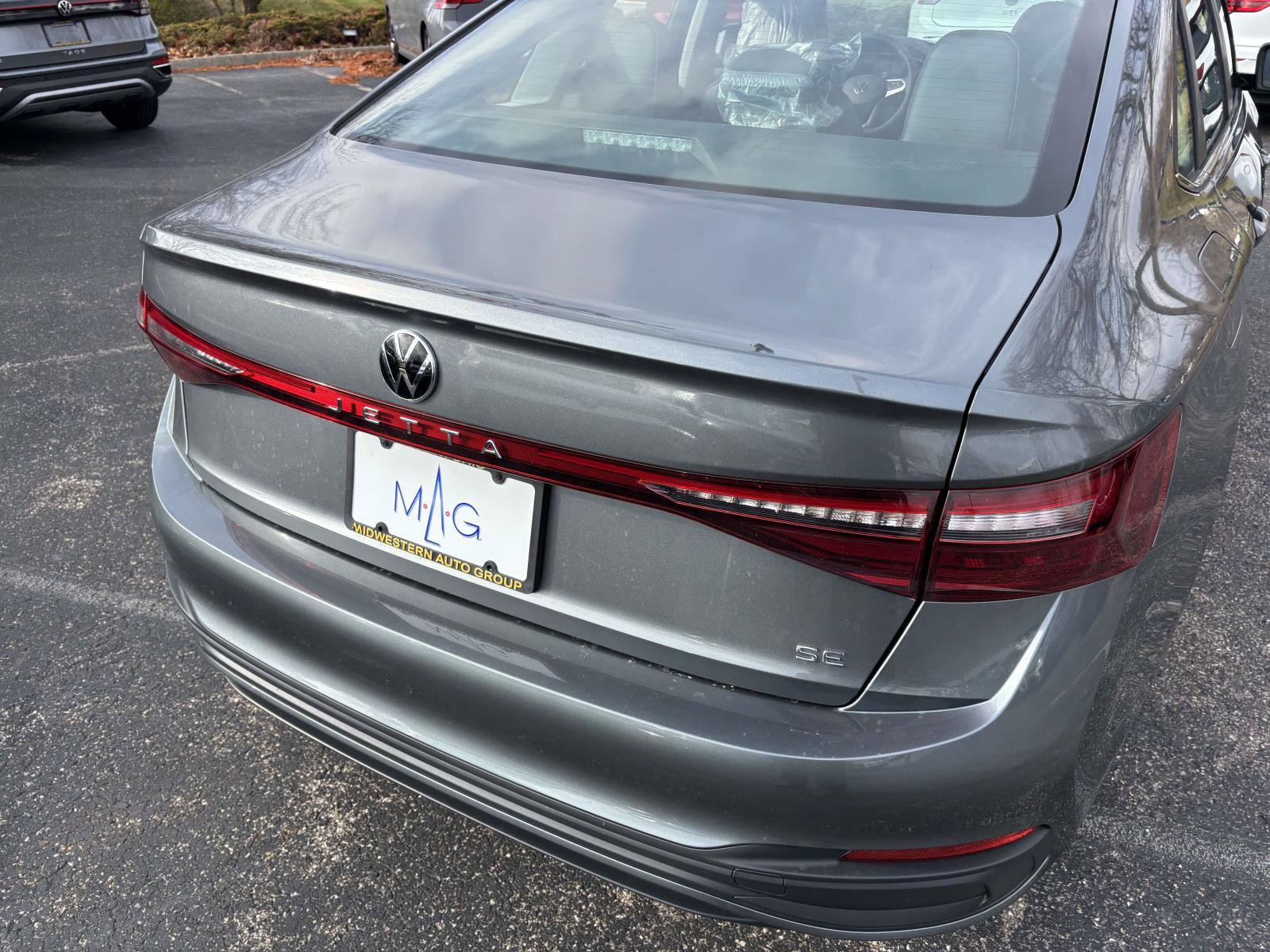 New 2026 Volkswagen Jetta SE FWD image 9