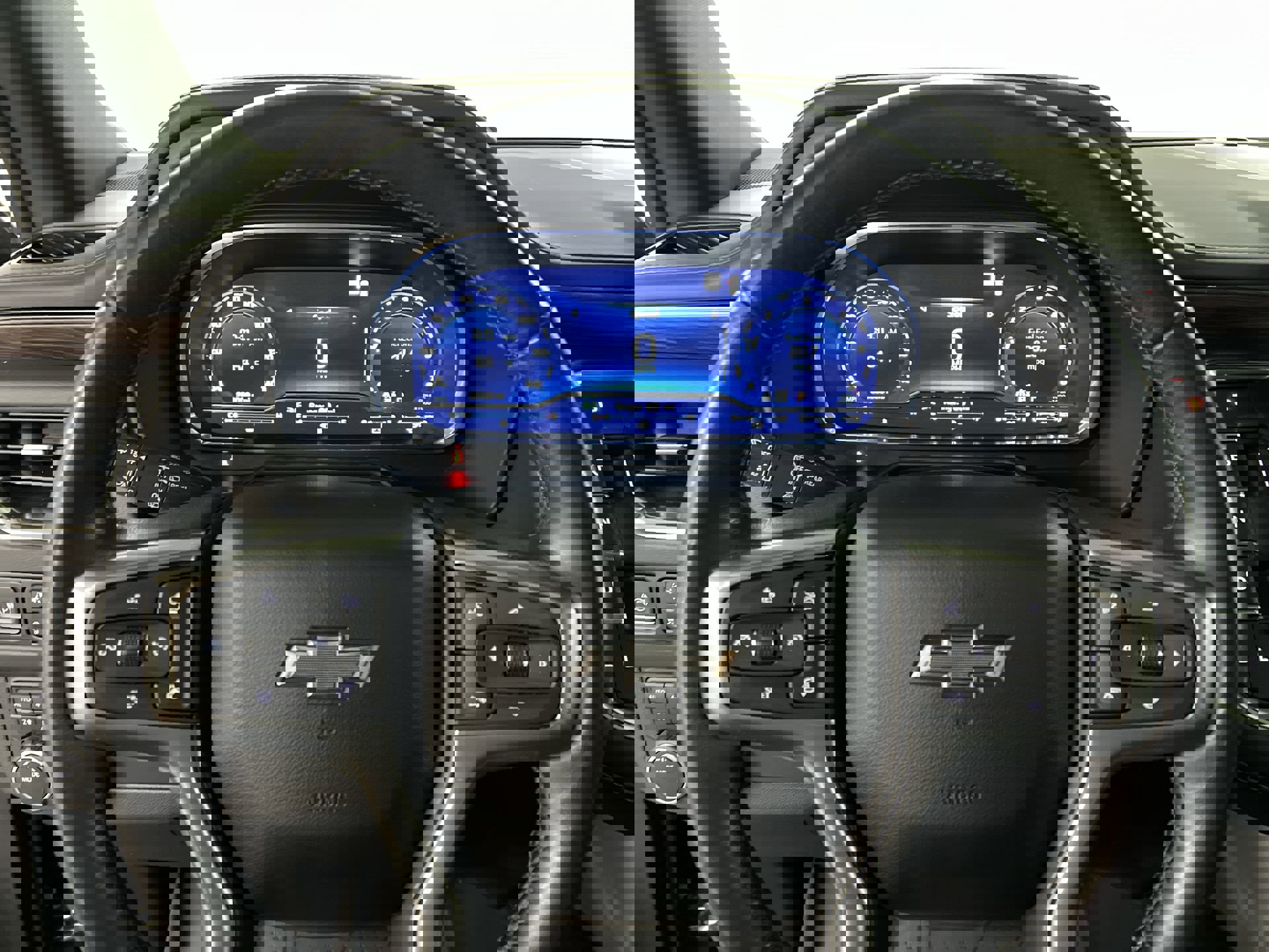 Used 2023 Chevrolet Suburban Z71 w/ Luxury Package image 82