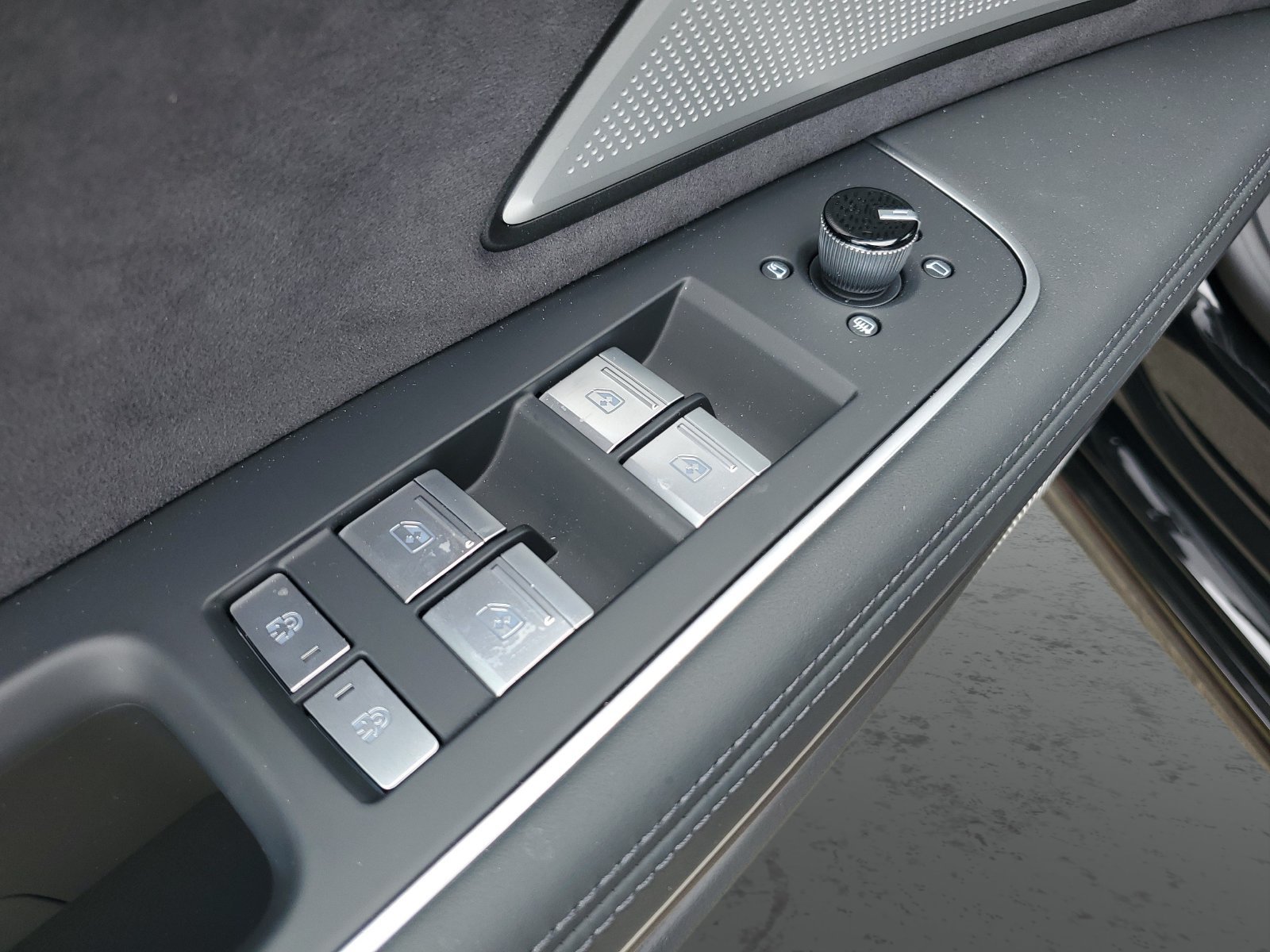 New 2026 Audi A8 L 3.0T AWD/4WD image 21