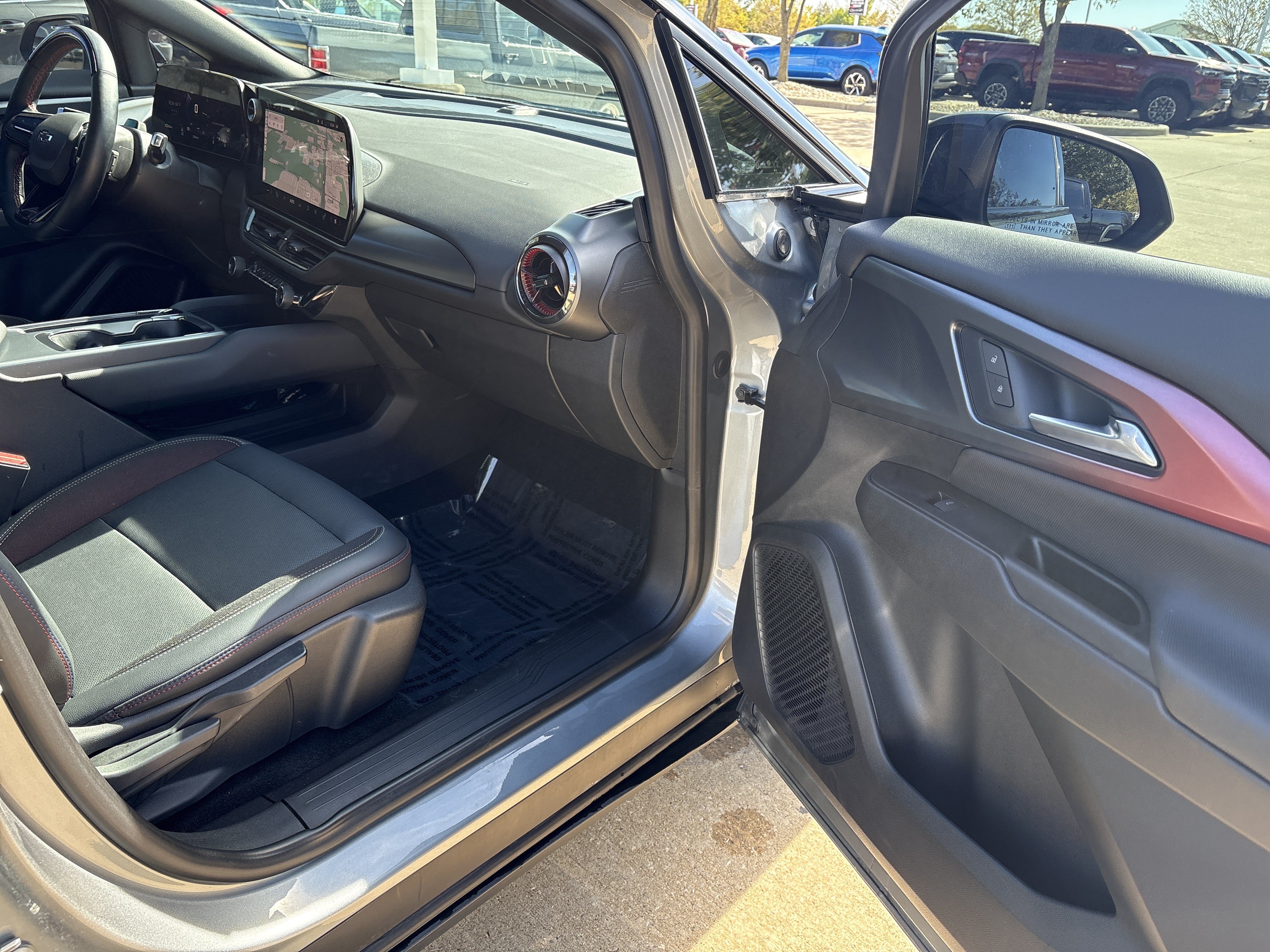 Used 2024 Chevrolet Equinox EV RS FWD image 14
