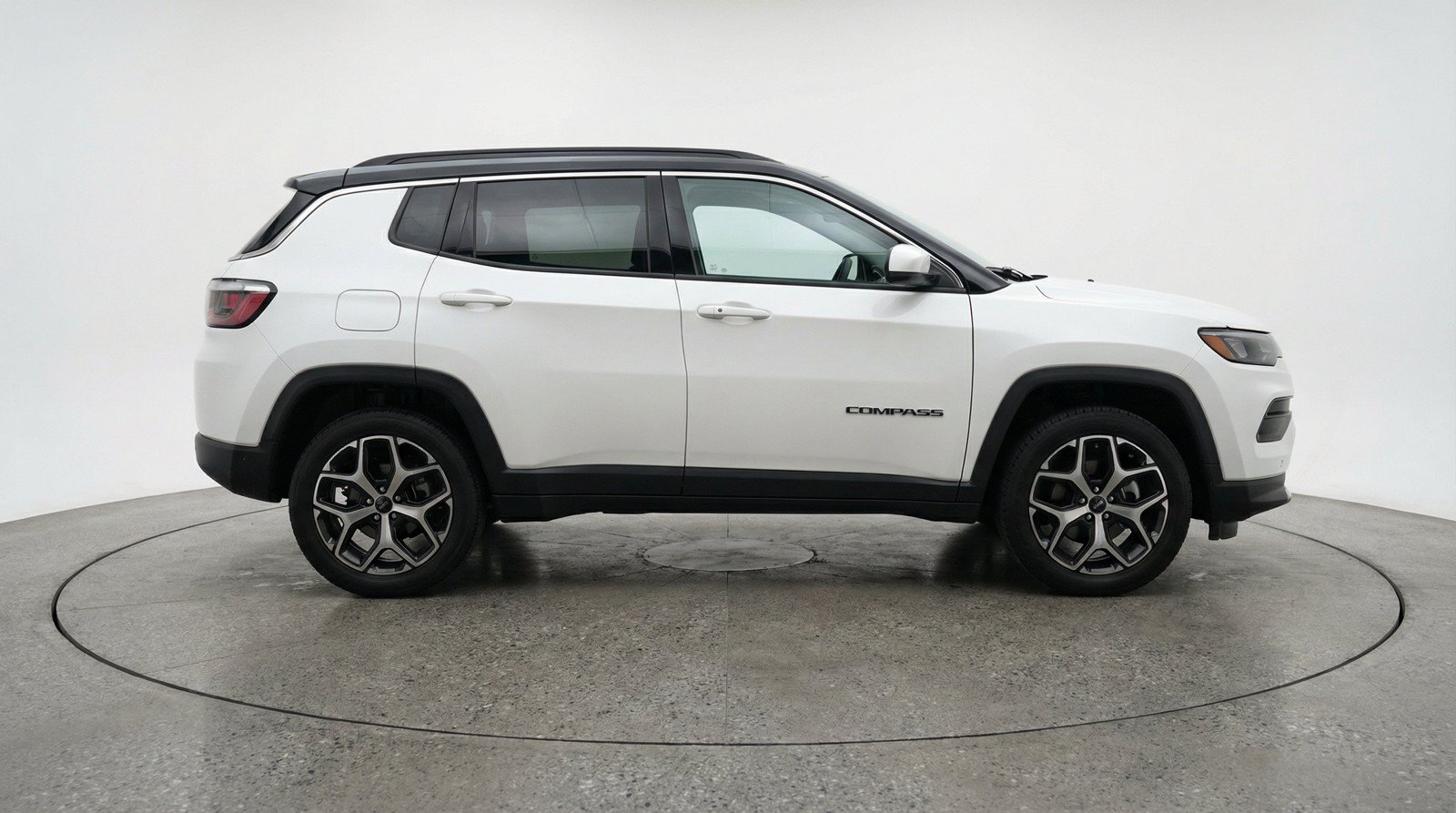 Used 2025 Jeep Compass Limited AWD/4WD image 11