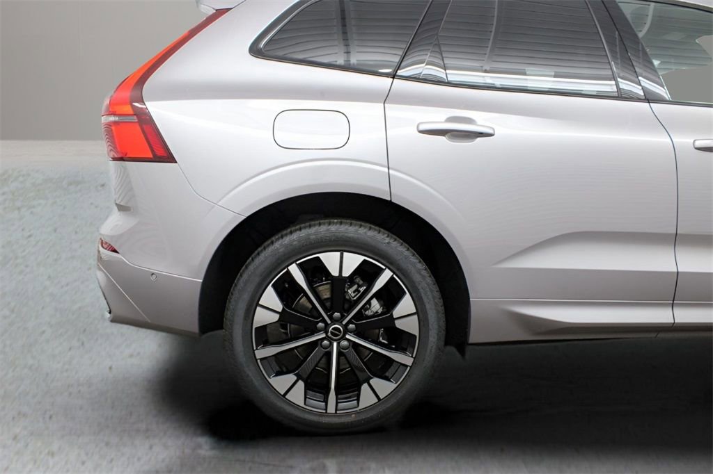 New 2026 Volvo XC60 B5 Plus w/ Protection Package Premier AWD/4WD image 34