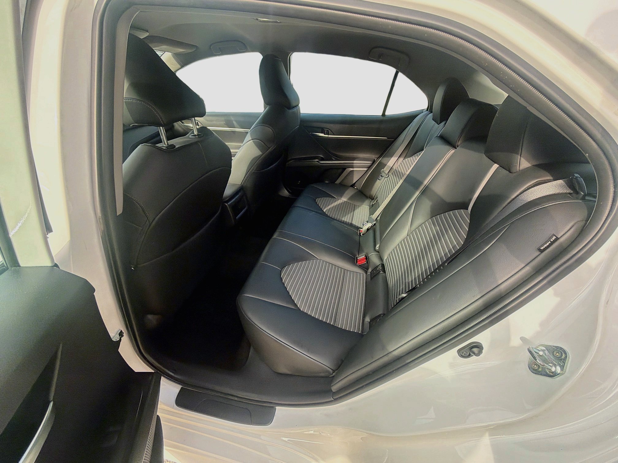 Used 2023 Toyota Camry SE FWD image 22