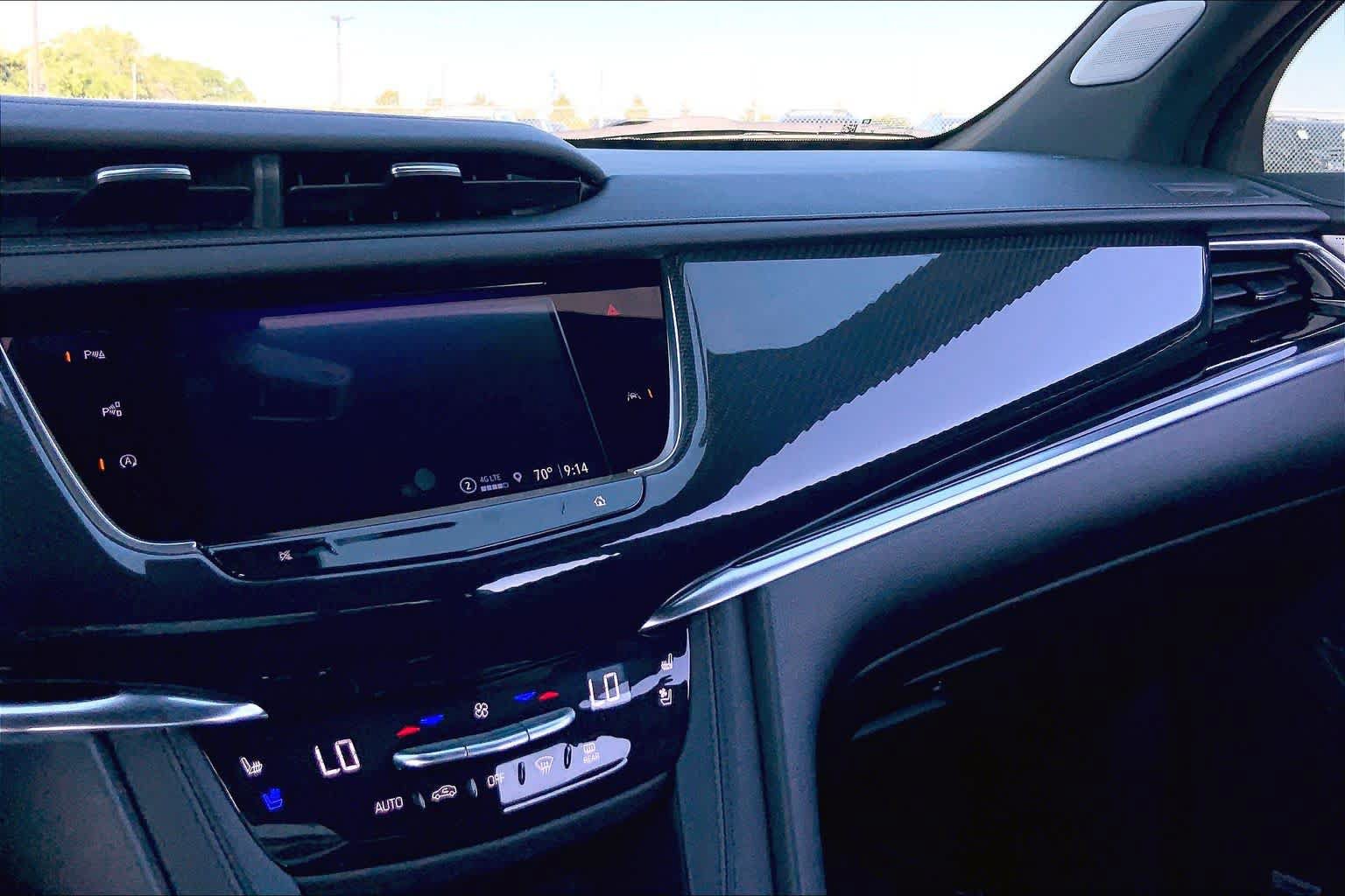 Used 2025 Cadillac XT6 Sport w/ Technology Package AWD/4WD image 35
