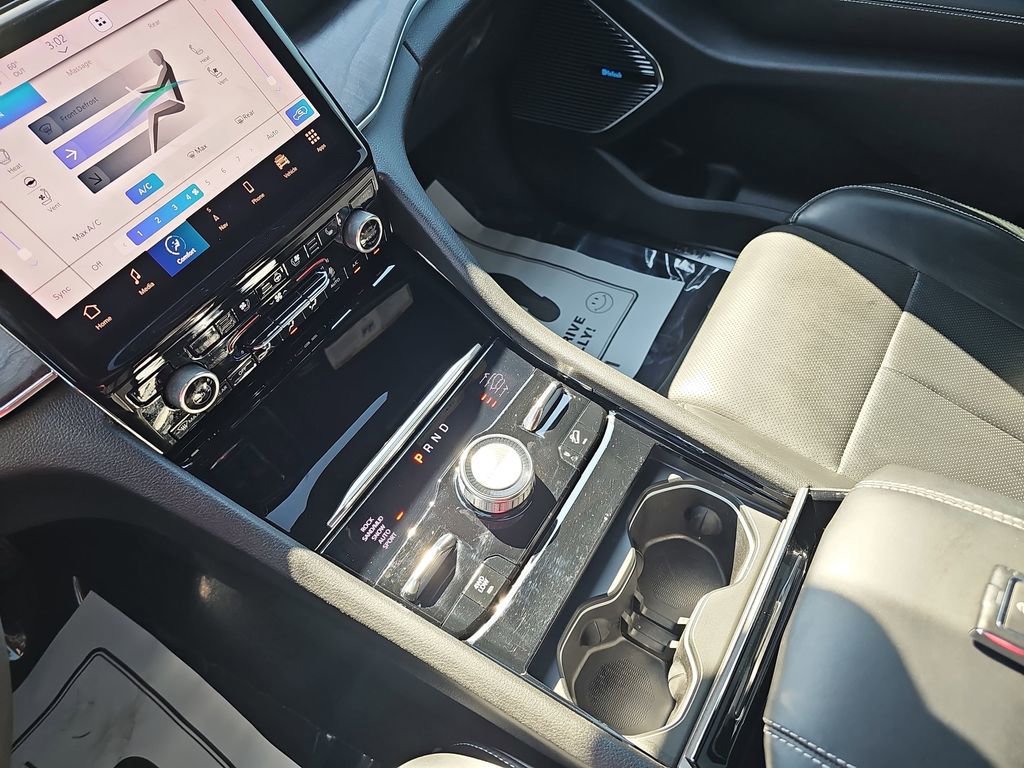 Used 2022 Jeep Grand Cherokee Overland w/ Luxury Tech Group IV image 29