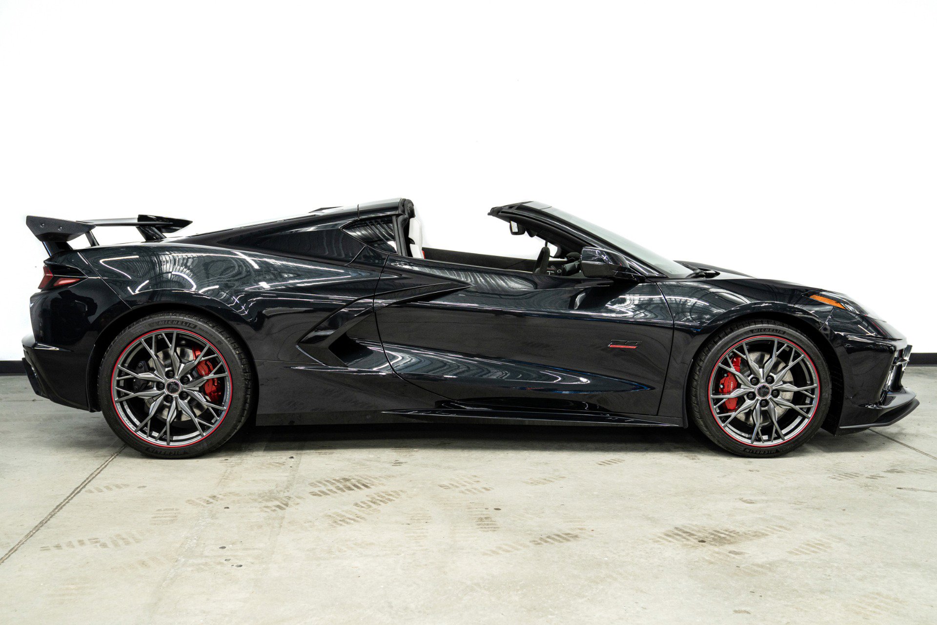 Used 2023 Chevrolet Corvette Stingray Premium Cpe w/ Z51 Performance Package RWD image 45