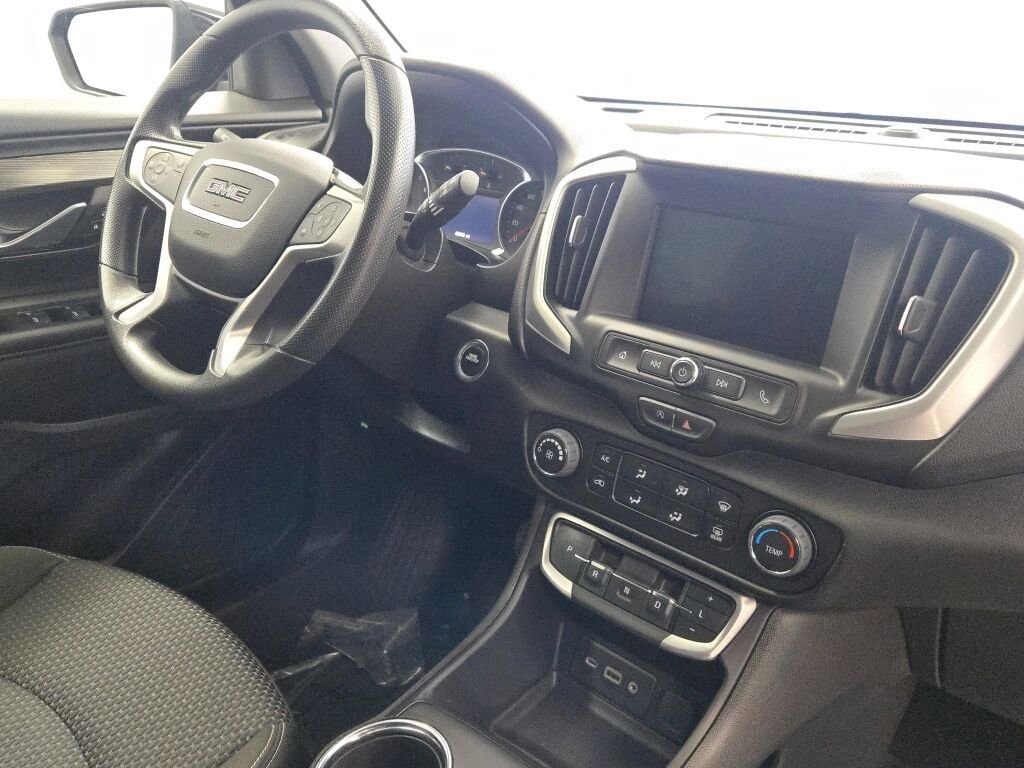 Certified 2024 GMC Terrain SLE image 9