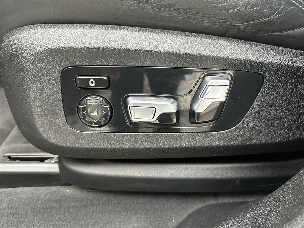 Used 2021 BMW X6 M w/ Competition Package image 12