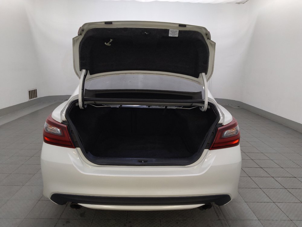 Used 2018 Nissan Altima 2.5 SR w/ SR Midnight Edition FWD image 29