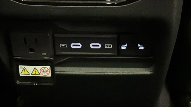 New 2026 Jeep Grand Cherokee Limited w/ Luxury Tech Group II image 41