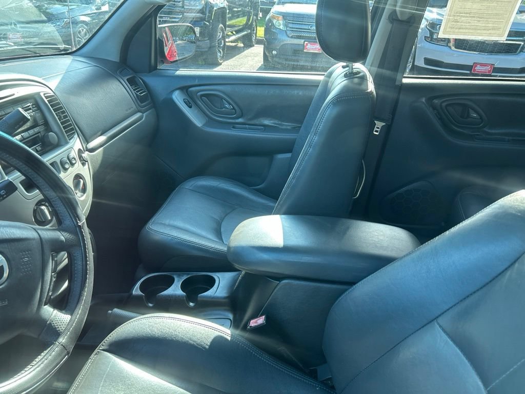 Used 2004 MAZDA Tribute ES w/ Tow Pkg AWD/4WD image 12