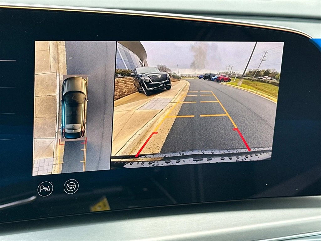 New 2025 Cadillac Lyriq Sport image 12