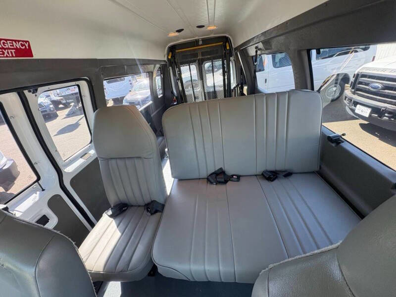 Used 2014 Ford E-250 and Econoline 250 Extended w/ Power Group image 19