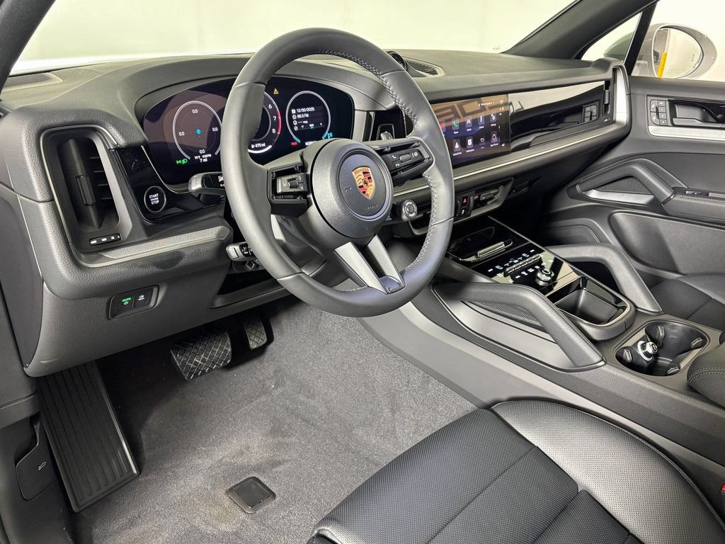 Certified 2026 Porsche Cayenne AWD/4WD image 4