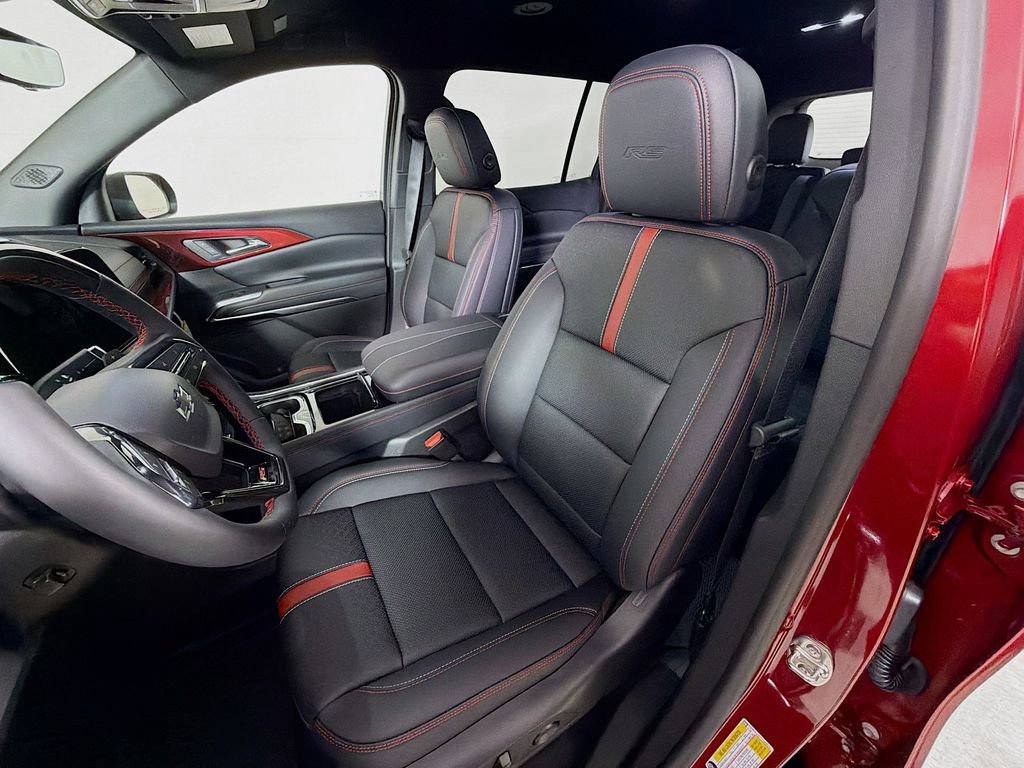 New 2026 Chevrolet Traverse RS w/ LPO, Floor Liner Package AWD/4WD image 11
