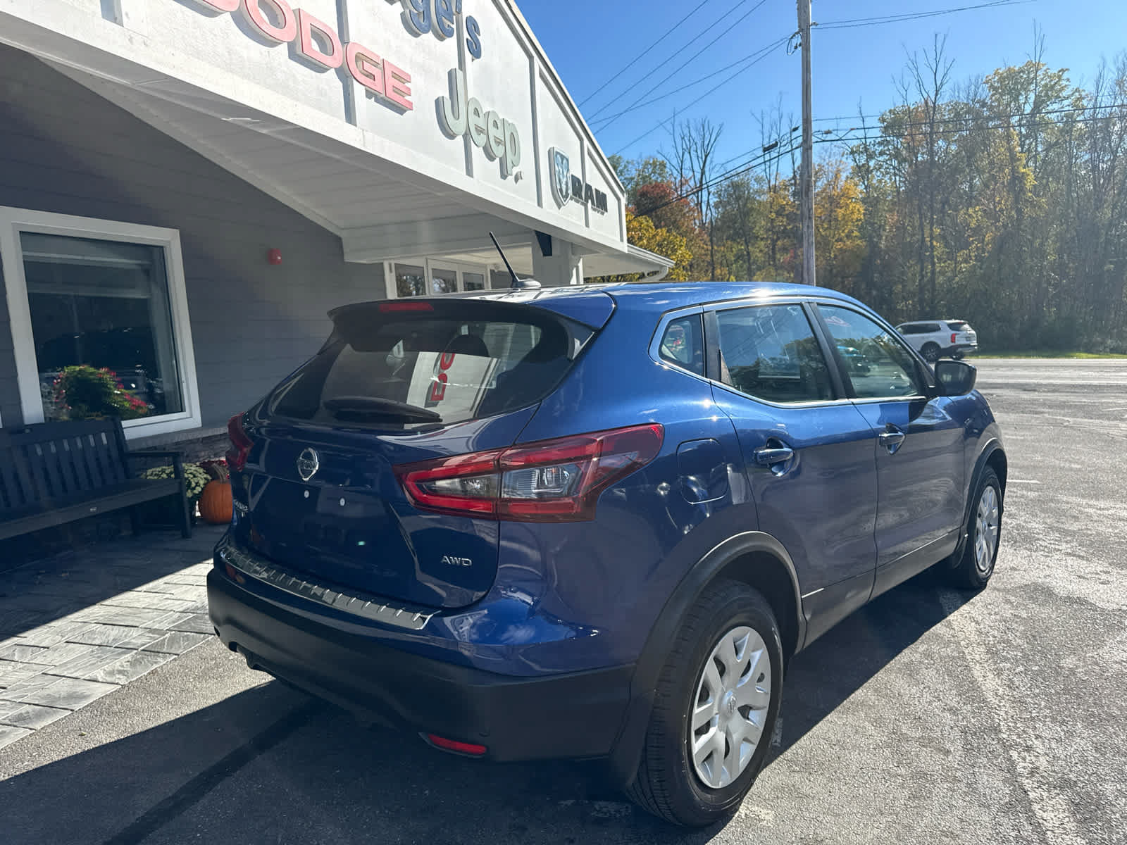 Used 2020 Nissan Rogue Sport S AWD/4WD image 3