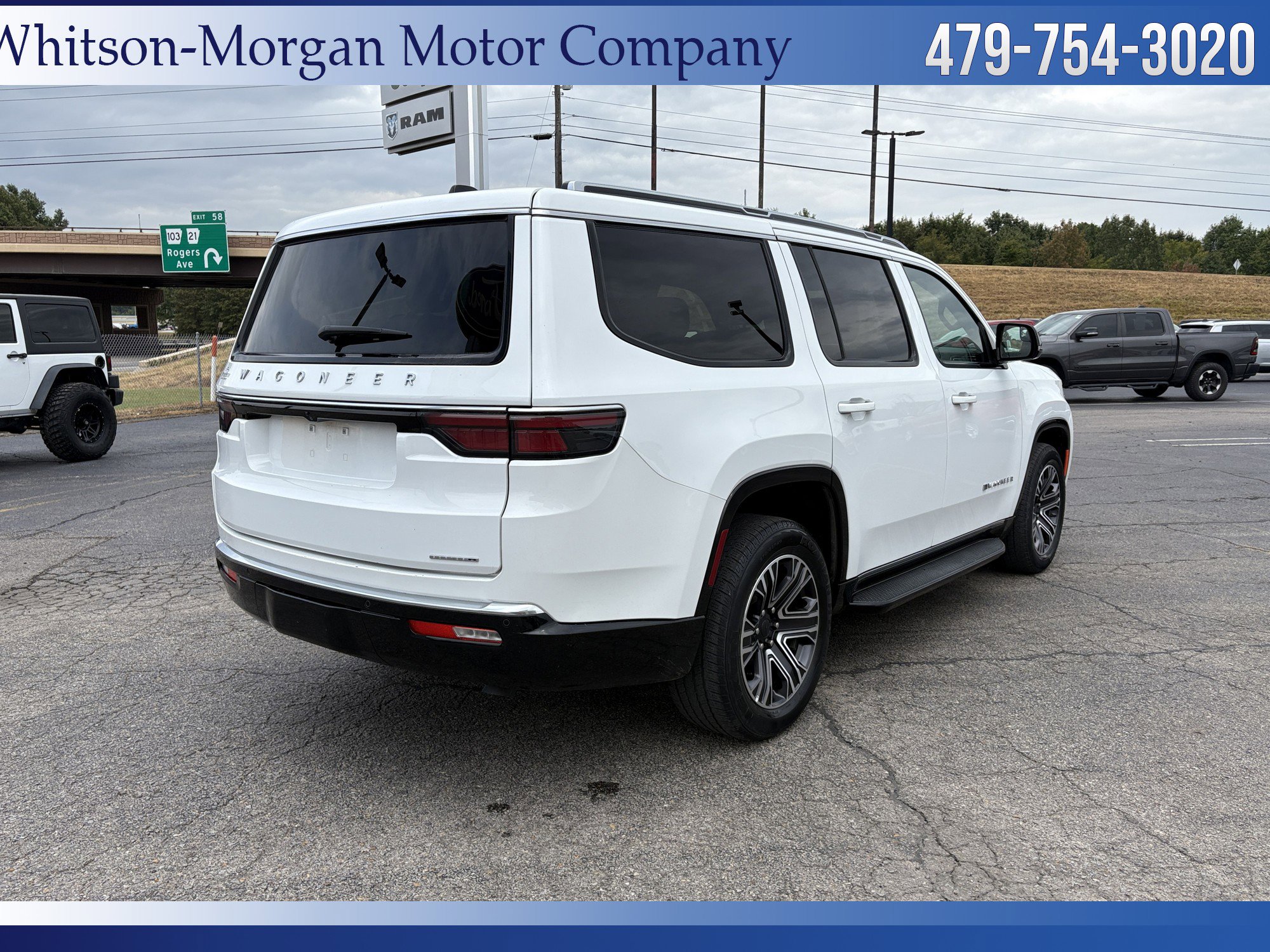 Used 2024 Jeep Wagoneer Series II w/ Flexible Seating Group image 5