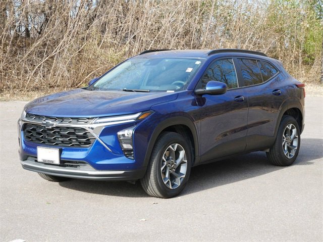 Used 2024 Chevrolet Trax LT w/ Driver Confidence Package image 2