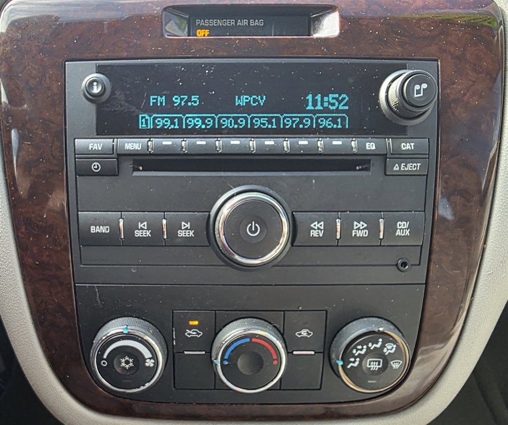 Used 2011 Chevrolet Impala LS image 22