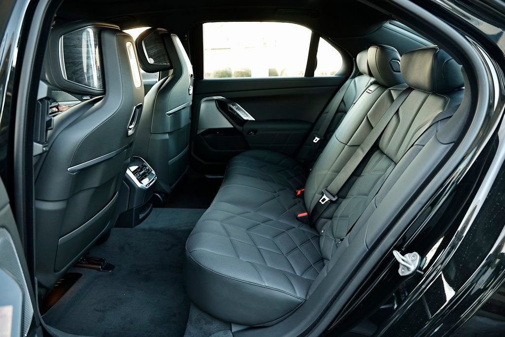 New 2026 BMW 740i w/ Executive Package image 28