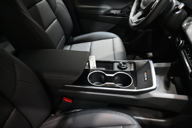 New 2027 Chevrolet Equinox LT w/ Convenience Package II FWD image 21
