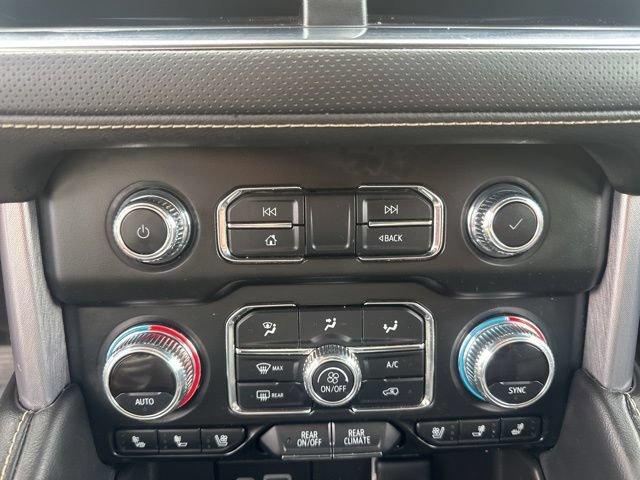 Used 2024 GMC Yukon SLT AWD/4WD image 21