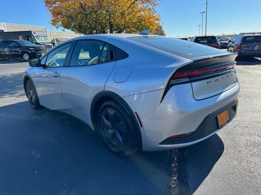 Used 2025 Toyota Prius LE image 5