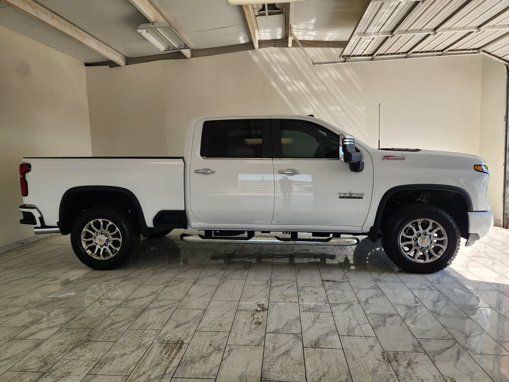 New 2026 Chevrolet Silverado 2500 LT w/ Z71 Chrome Sport Edition AWD/4WD image 4