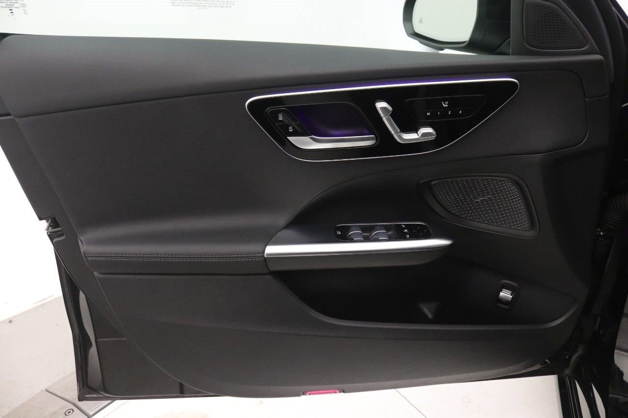 Used 2025 Mercedes-Benz C 300 4MATIC Sedan image 20