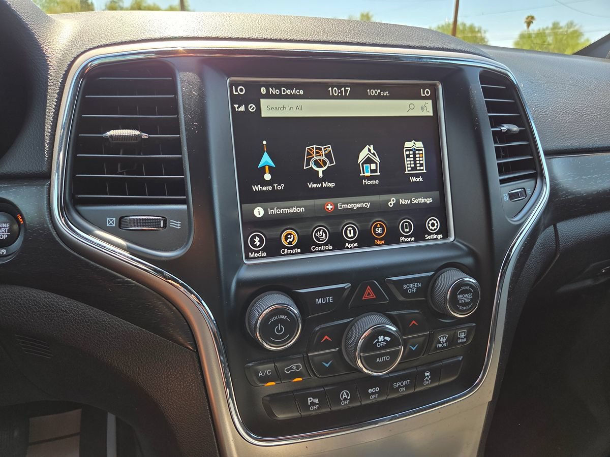 Used 2018 Jeep Grand Cherokee Altitude RWD image 31