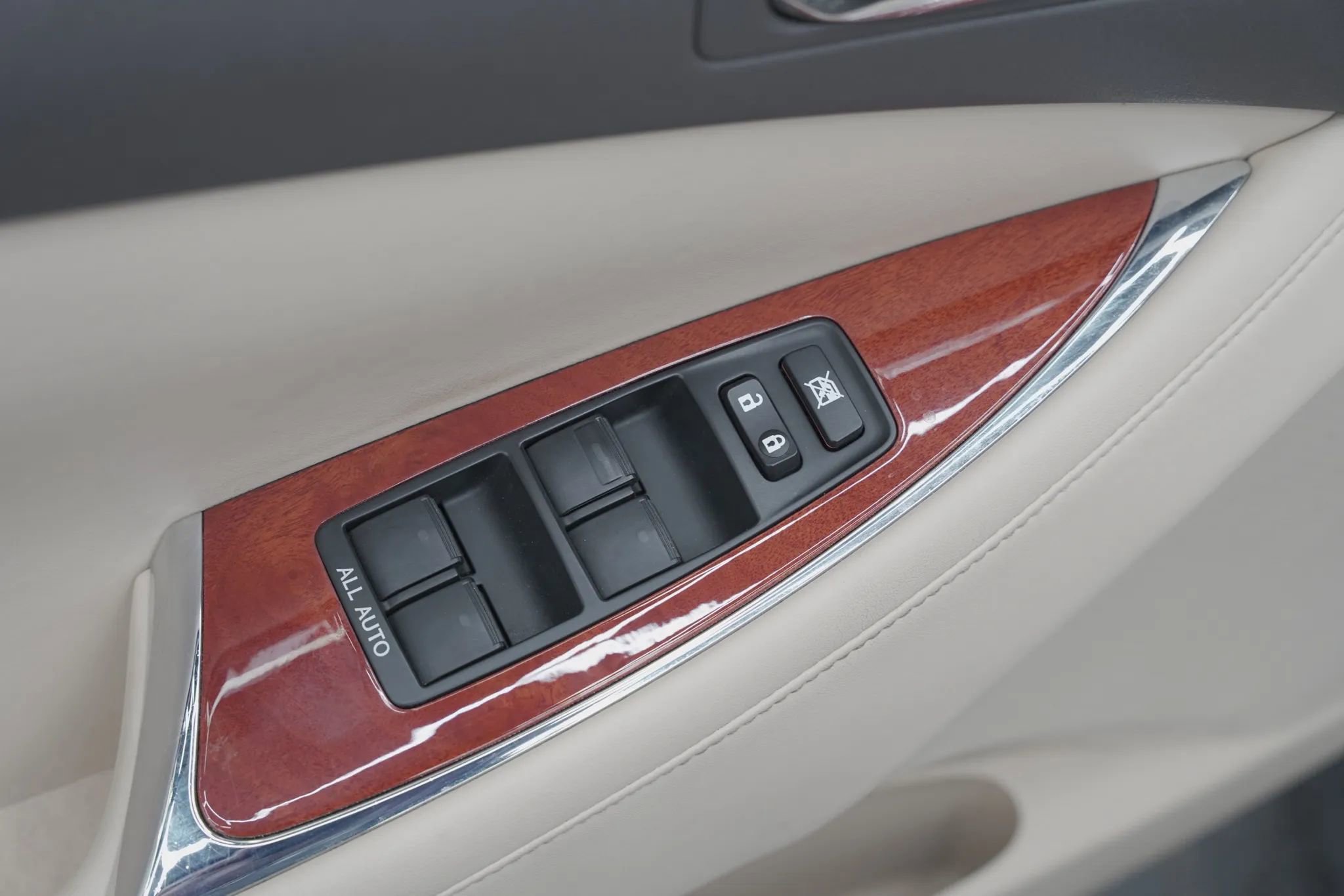 Used 2011 Lexus ES 350 w/ Preferred Accessory Package image 7