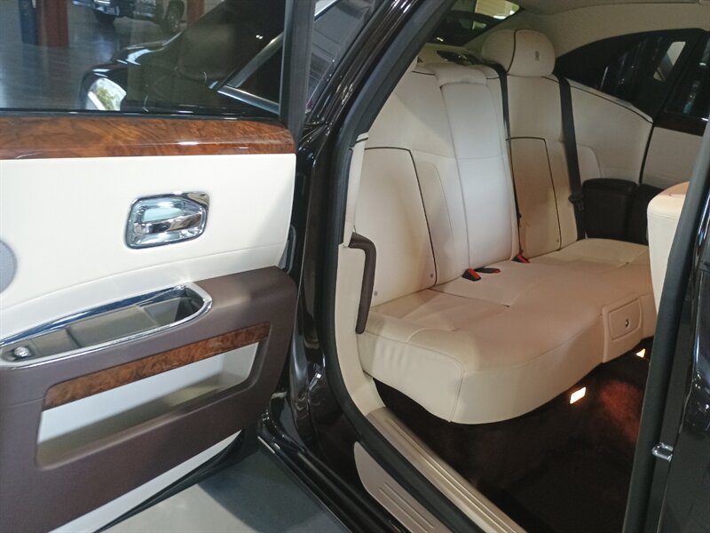 Used 2013 Rolls-Royce Ghost RWD image 41