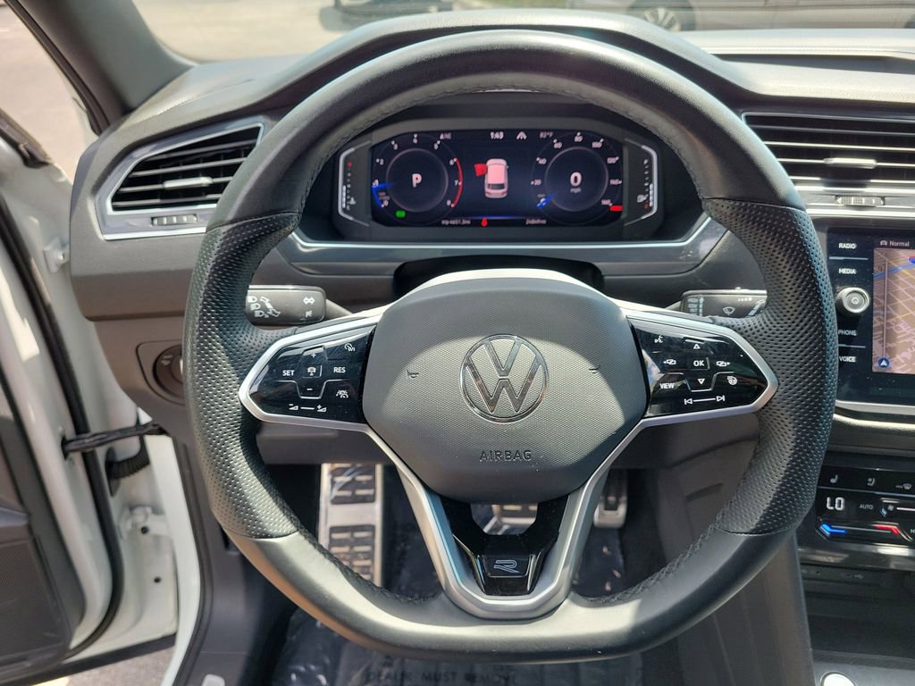 Used 2024 Volkswagen Tiguan SEL R-Line image 29