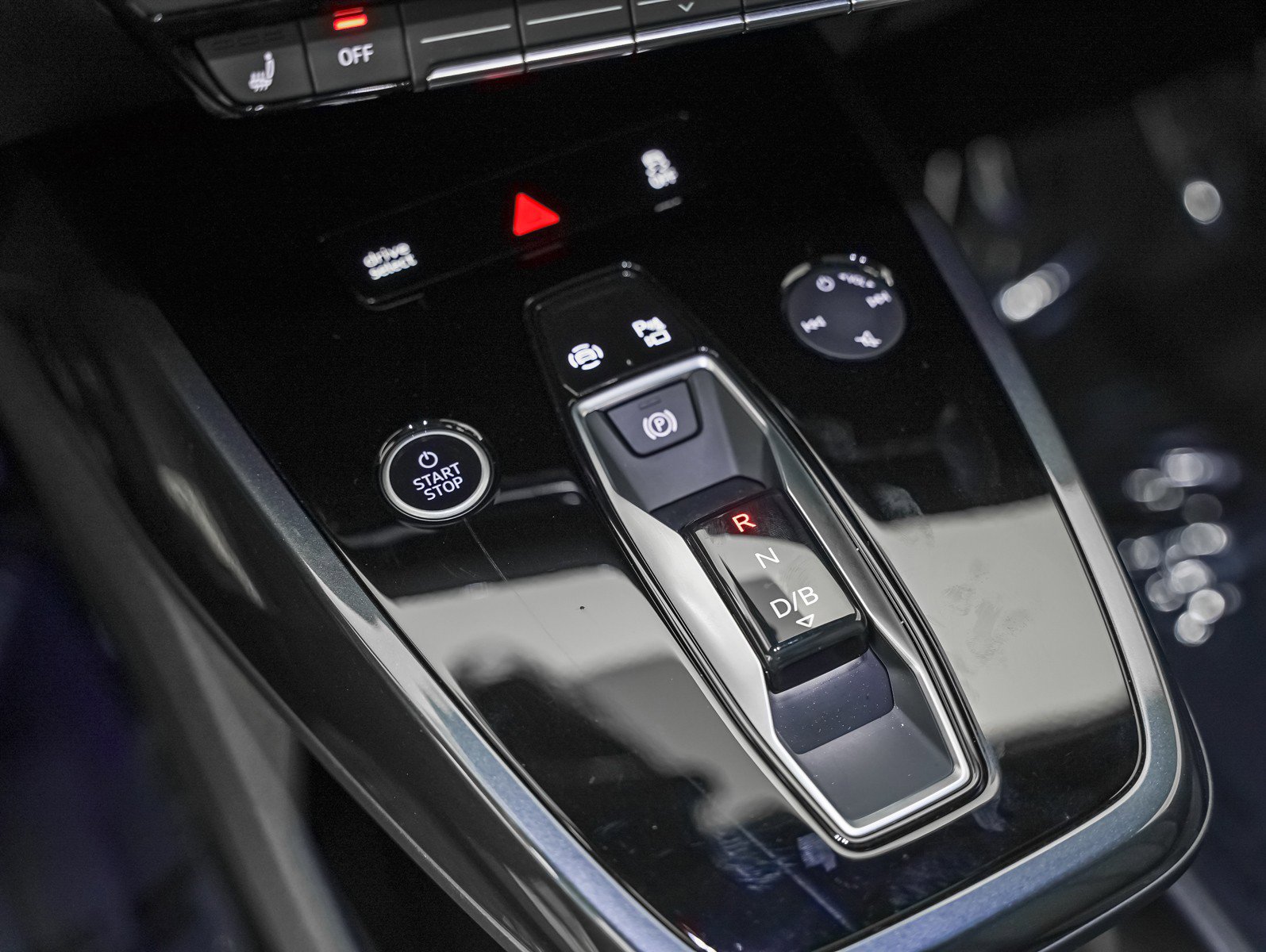 Certified 2023 Audi Q4 e-tron Premium Plus w/ Premium Plus AWD/4WD image 14