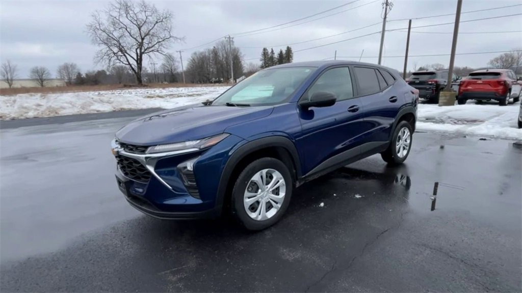 Certified 2024 Chevrolet Trax LS w/ Driver Confidence Package image 4