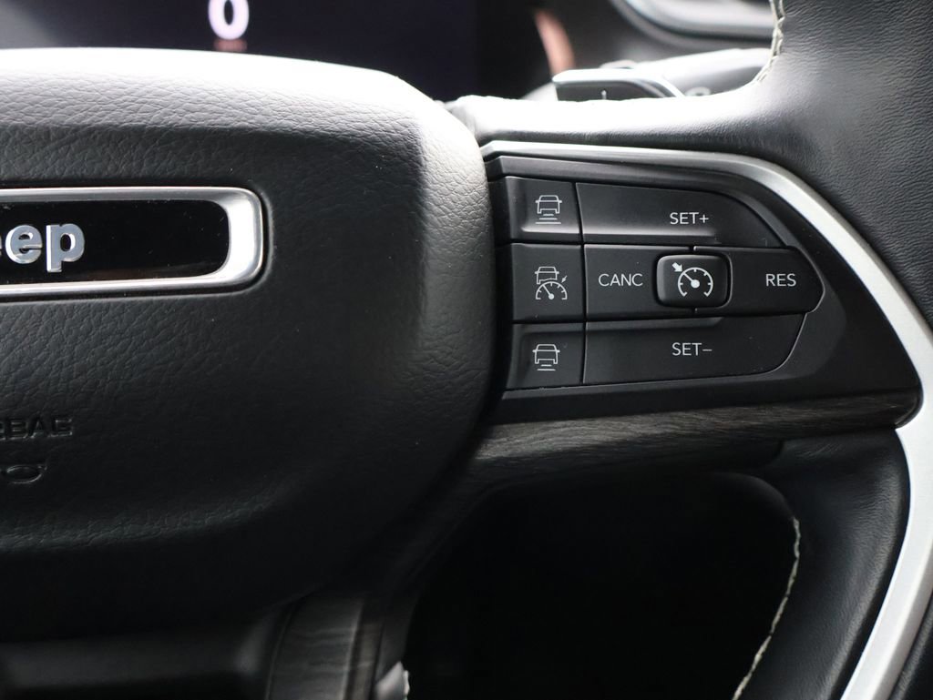 Used 2021 Jeep Grand Cherokee L Limited AWD/4WD image 38