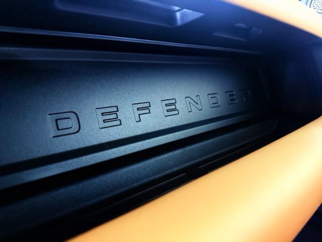 Used 2024 Land Rover Defender 90 V8 AWD/4WD image 32
