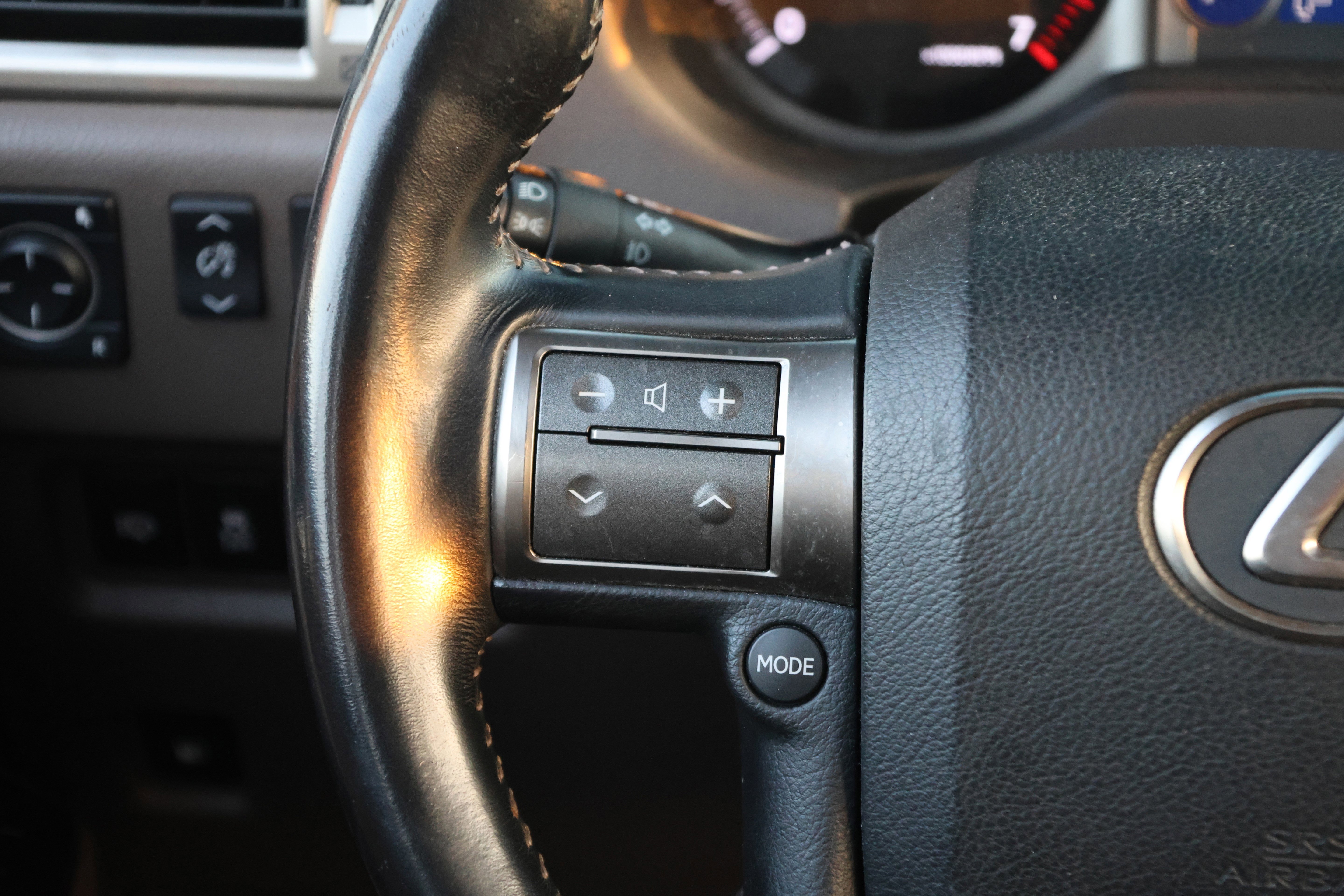 Used 2015 Lexus GX 460 w/ Premium Package image 19