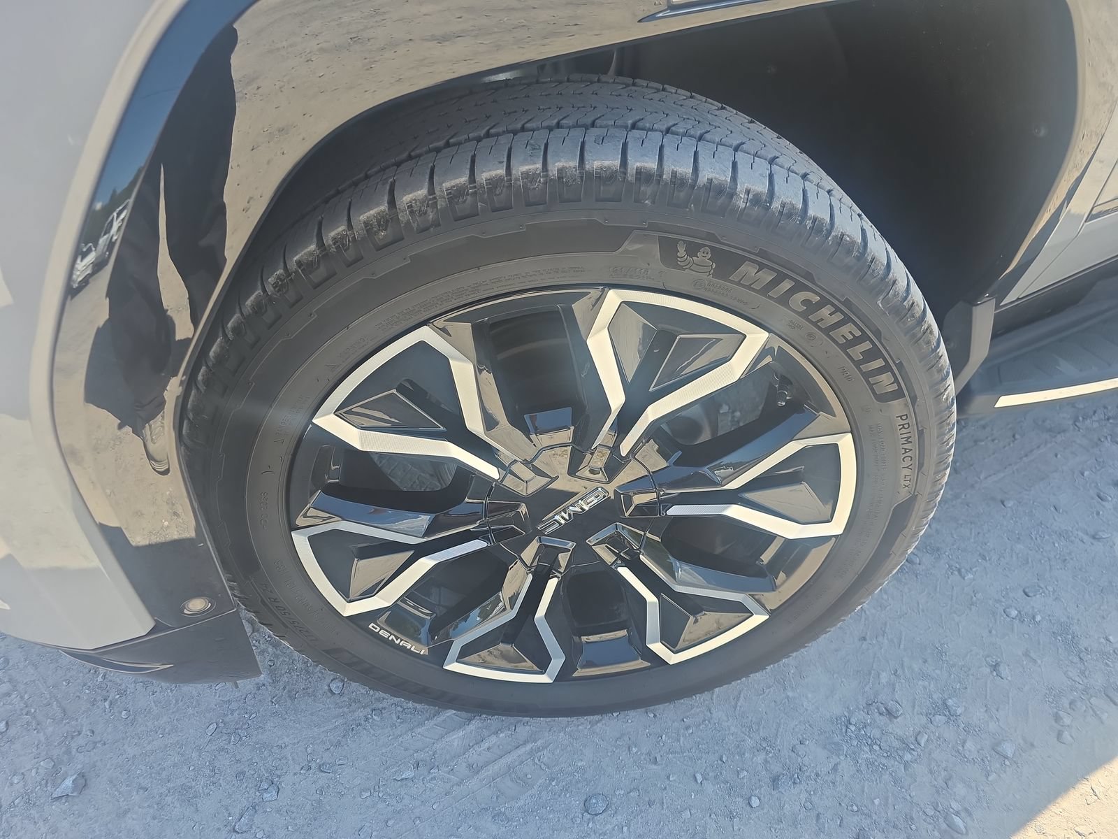 Used 2024 GMC Sierra EV Denali AWD/4WD image 13