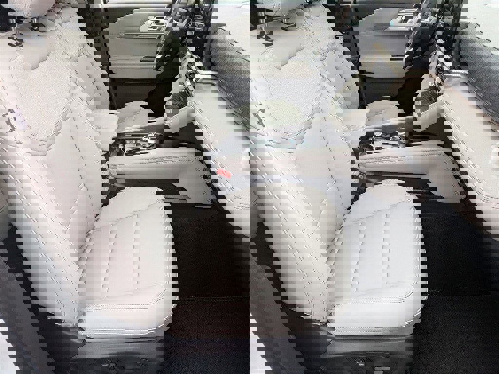 New 2026 Ford Explorer Active image 46