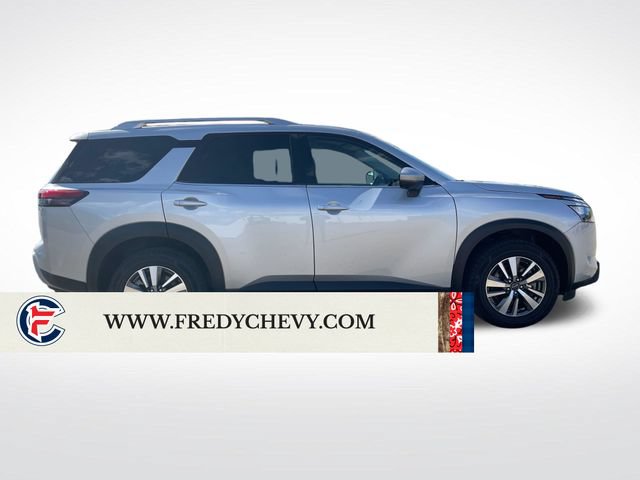 Used 2025 Nissan Pathfinder SL AWD/4WD image 6